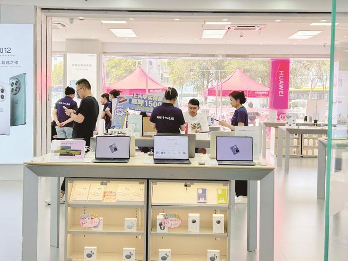 后高考經濟熱潮涌動 美發、學車、購物，電子產品消費成新寵